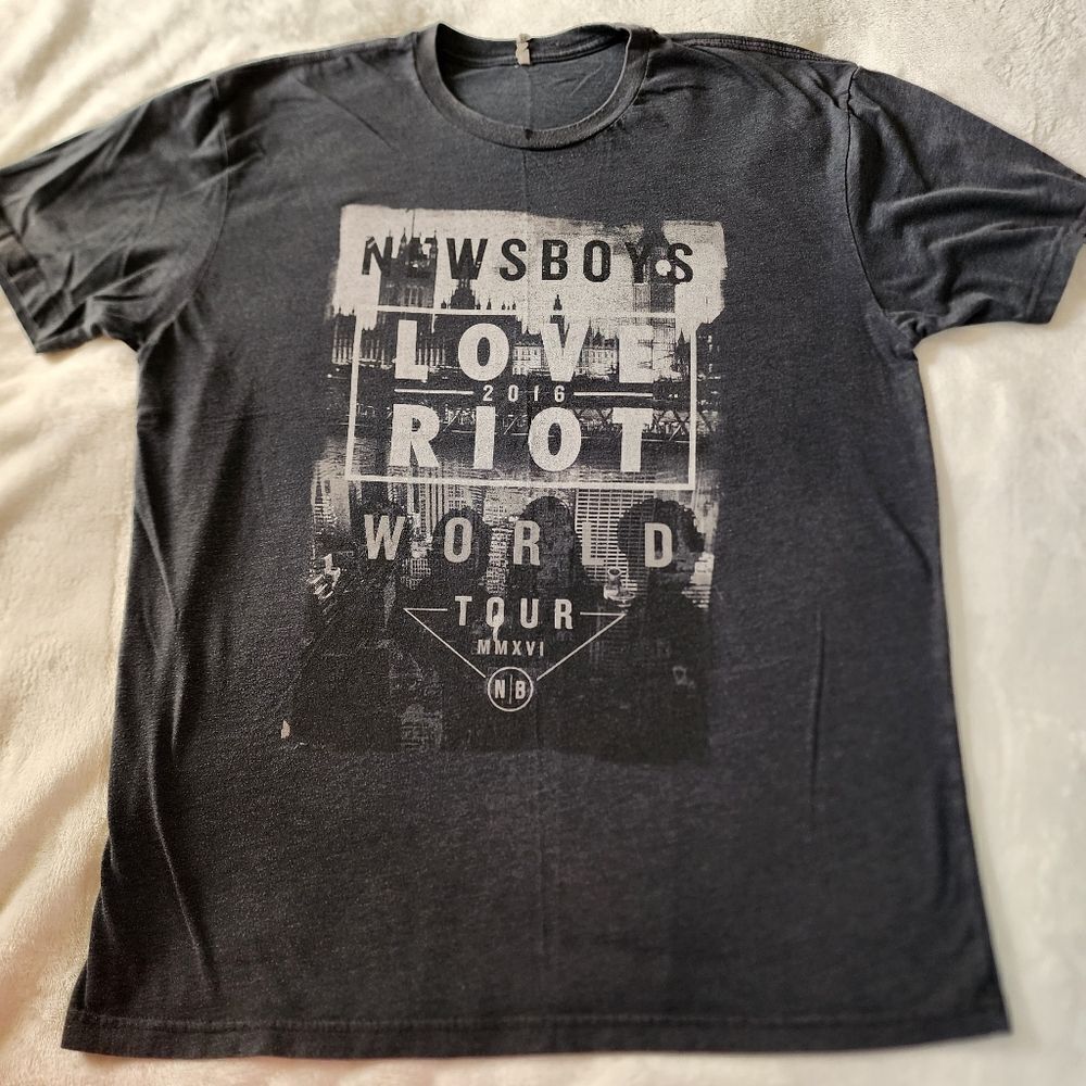 Next Level Apparel Newsboys Love Riot World Tour Gray Tshirt Size XL